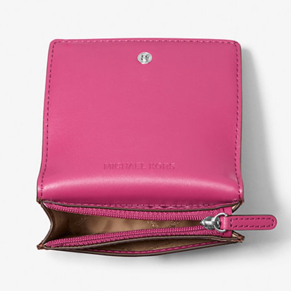 MICHAEL KORS Carson Small Pebbled Leather Flap Wallet
DRAGONFRUIT
NWT - Picture 2 of 16